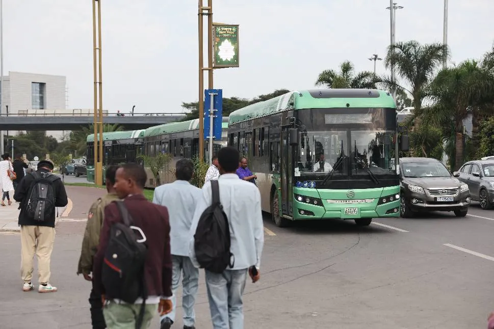 Ônibus elétricos a bateria completaram uma viagem rodoviária de 1.600 quilômetros entre Addis Abeba e a fronteira Etiópia-Quênia (Foto: Golden Dragon)
