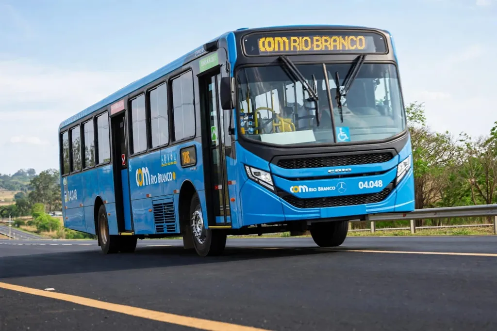 Novos ônibus seguem para Rio Branco (Divulgação PMRB)