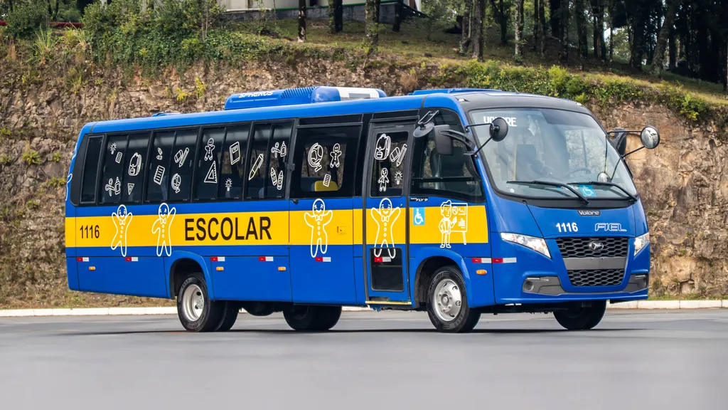Novos micros Volare Fly 9 Escolar (Divulgação)