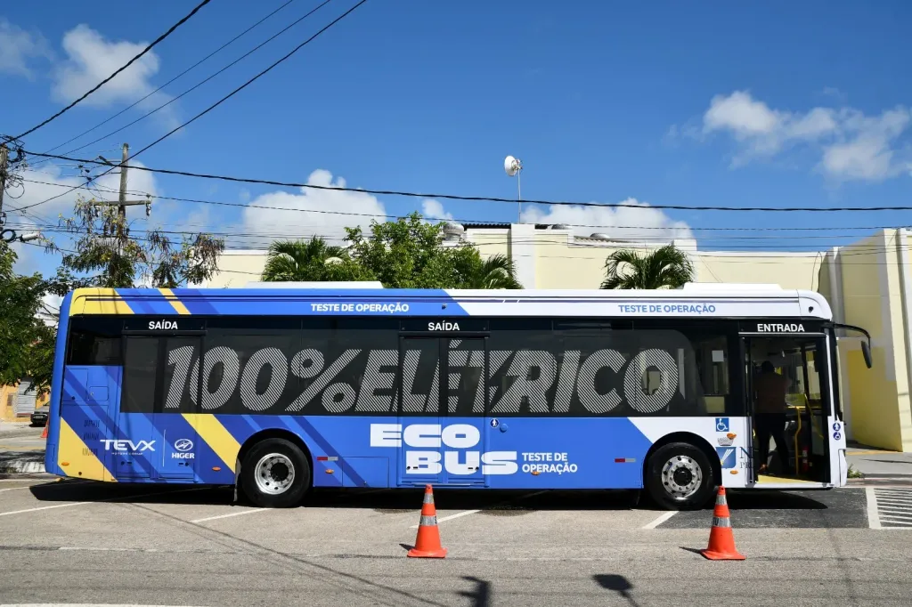 Azure A12BR, da fabricante Tevx Higer (Divulgação)