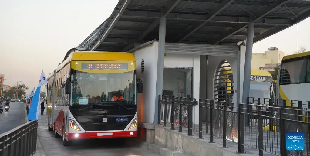 BRT em Dakar, Senegal (Foto: Xinhua/Wang Zizheng)