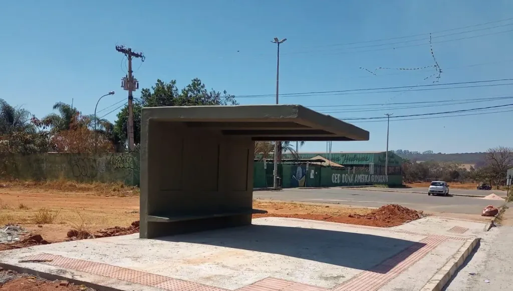 Os abrigos do Tipo C substituem estruturas já existentes, mas em estado precário (Divulgação/Semob-DF)
