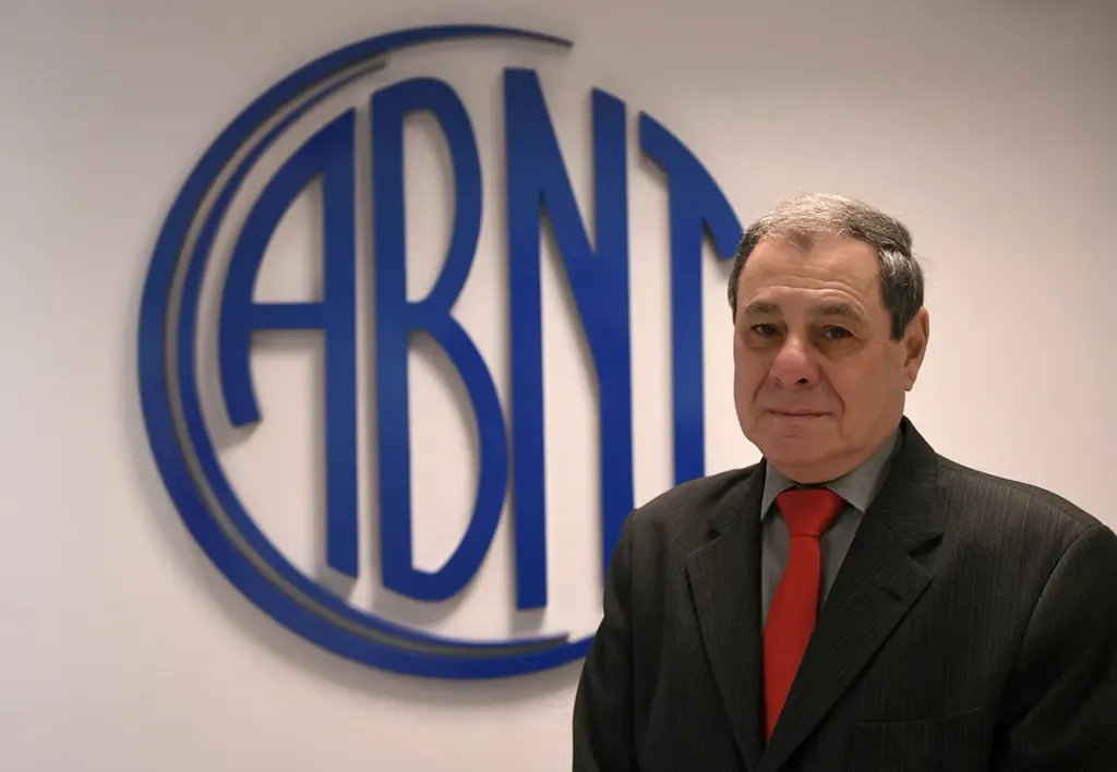 Mário Esper, presidente da ABNT (Divulgação)