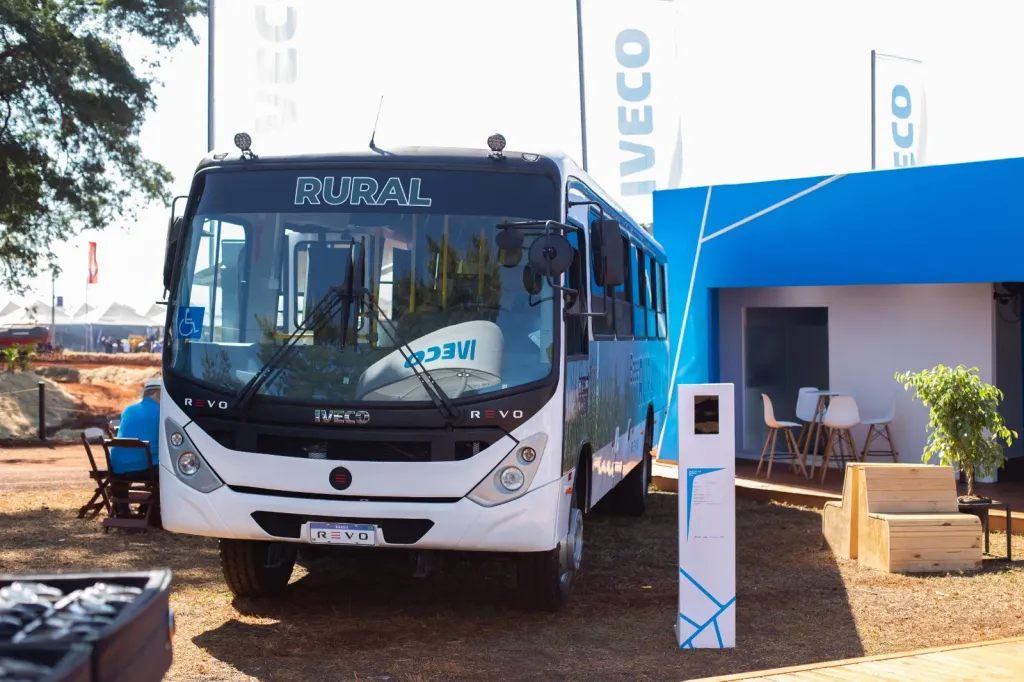 O Bus Rural é montado sobre o chassi 15-210 (Divulgação)