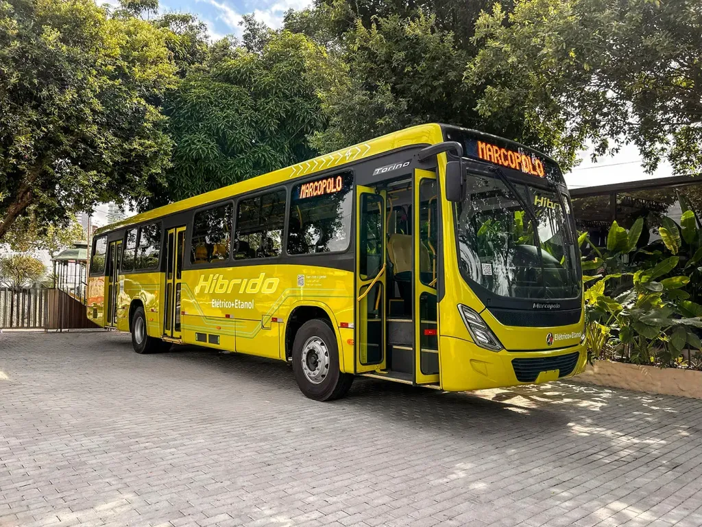 Protótipo inédito de ônibus urbano híbrido elétrico/etanol (Divilgação)