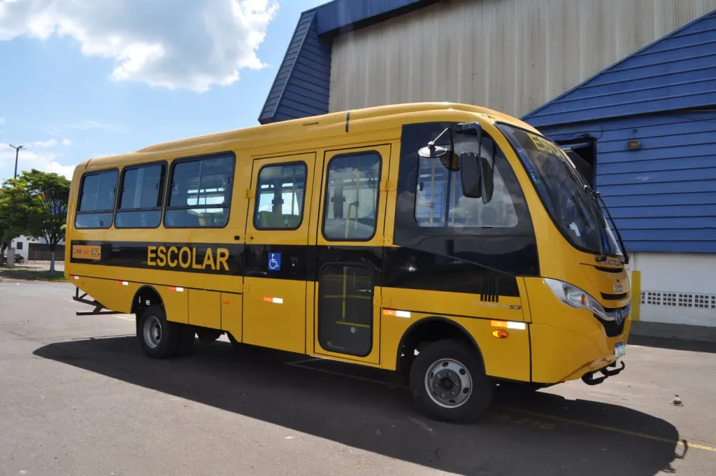 Ônibus Rural Escolar 2, para 44 alunos mais o motorista (Divulgação)