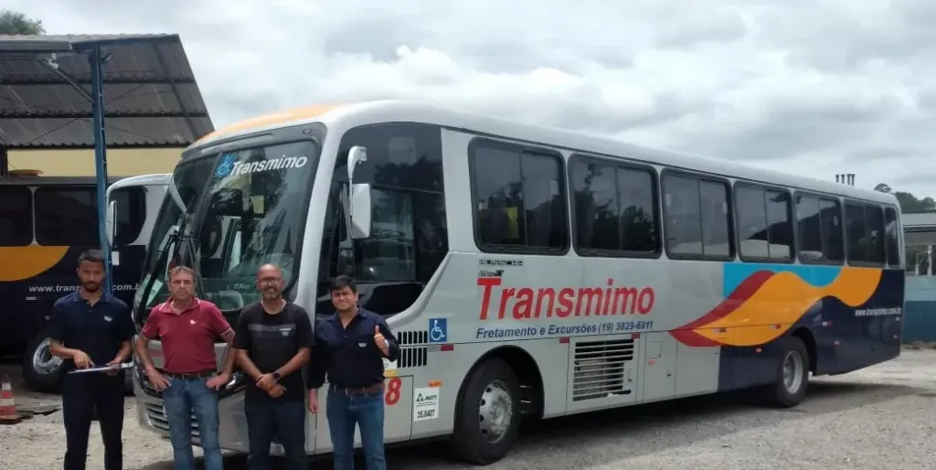 Foram entregues seis novos Bus 17-280 Euro 6 (Divulgação)