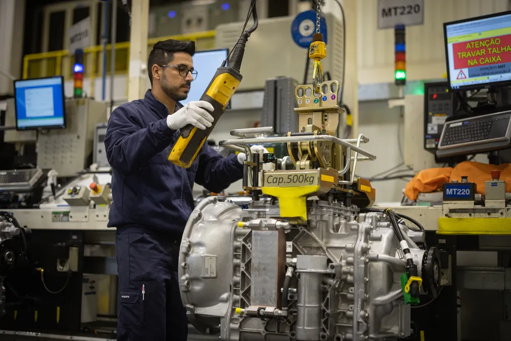  Linha de produção I-Shift em Curitiba (Divulgação Volvo)
