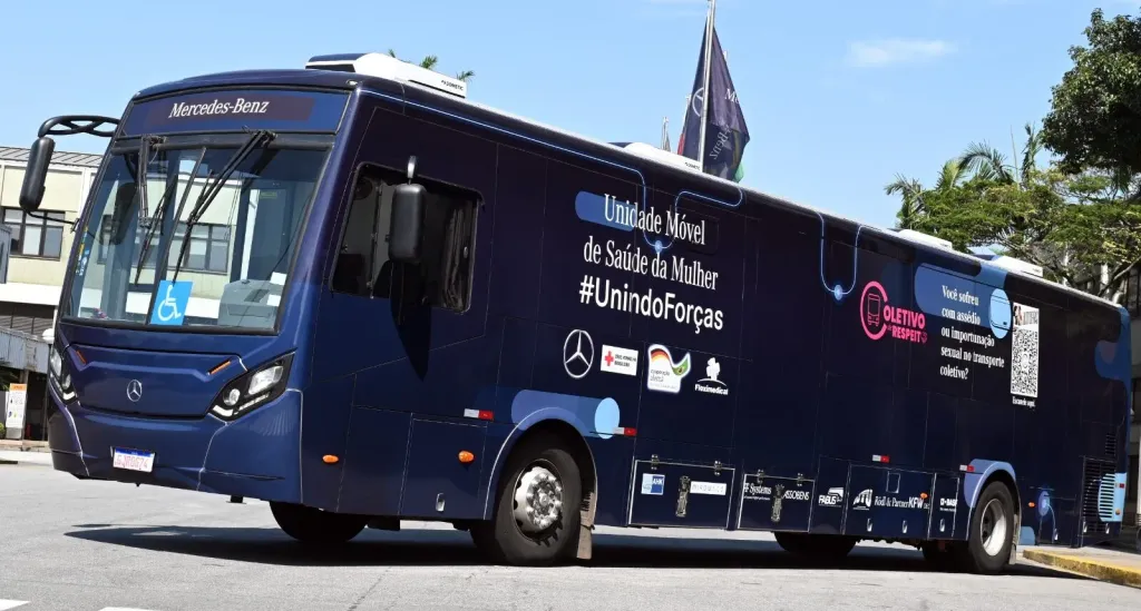 O 500 Super Padron foi transformado em salas de exames de mamografia e de ultrassonografia (Divulgação)