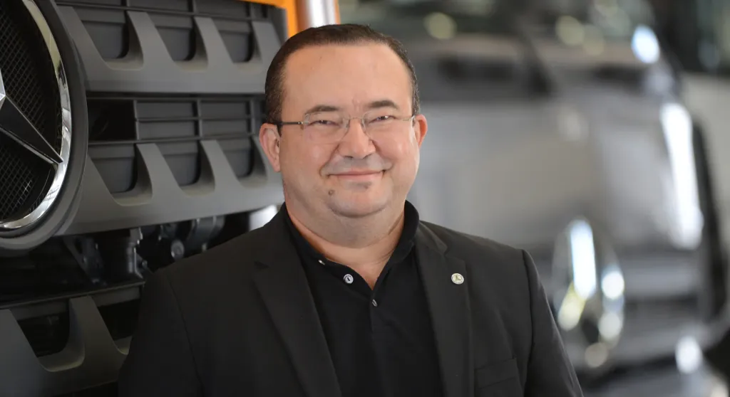 Silvio Renan Souza, diretor de peças e serviços ao cliente da Mercedes-Benz do Brasil (Divulgação)