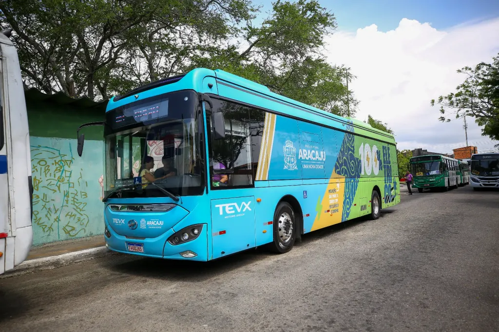 Ônibus elétrico Azure A12 BR de 12 metros (Divulgação)