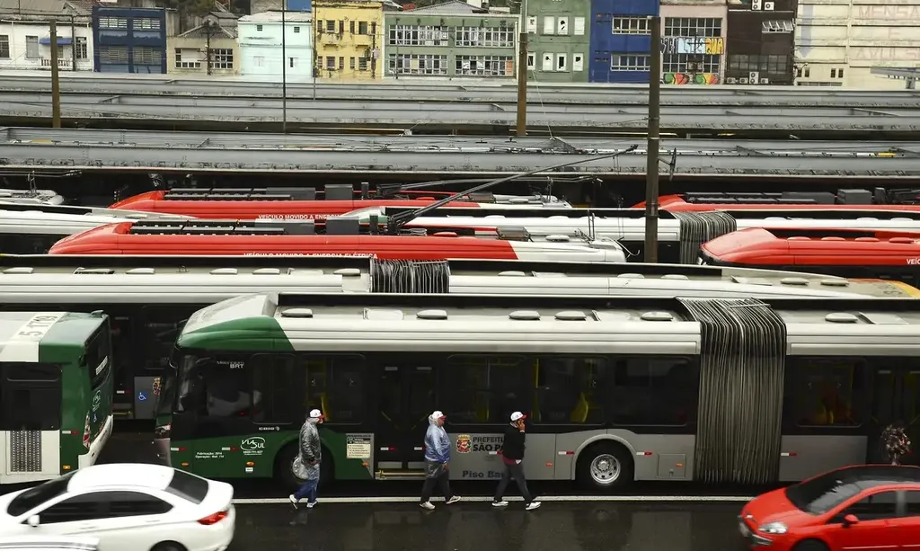 Ônibus na cidade de São Paulo (Rovena Rosa/Agência Brasil)