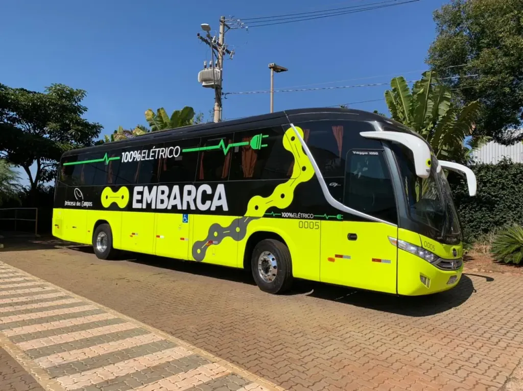 Chassi BYD D9F, com carroceria Viaggio 1050 (Divulgação)