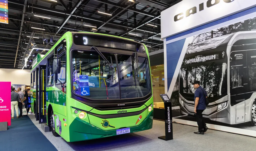 Ônibus Caio com tecnologia de tração elétrica da Eletra (Foto: Bárbara Kierme)