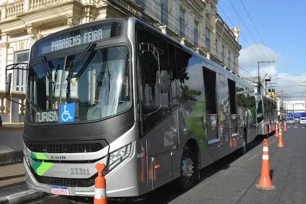 Ônibus com chassi 17-280 da Iveco Bus (Divulgação)