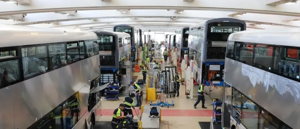 Produção da Wrightbus em Ballymena, Irlanda do Norte (Foto: Wrightbus)