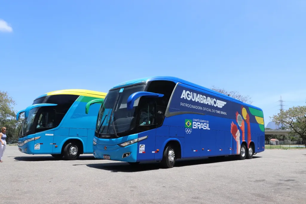 Lançamento oficial dos quatro ônibus especiais que a Águia Branca disponibilizou para apoiar o COB (Divulgação)