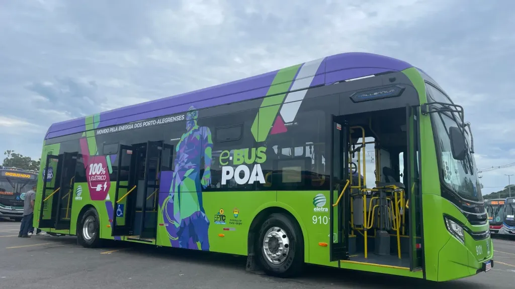 Ônibus elétrico é testado em Porto Alegre (Divulgação)