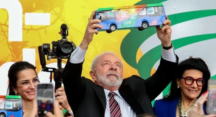 Milena Romano Braga, Presidente Lula e Maria Beatriz Setti Braga (Foto: Rovena Rosa, Agência Brasil)