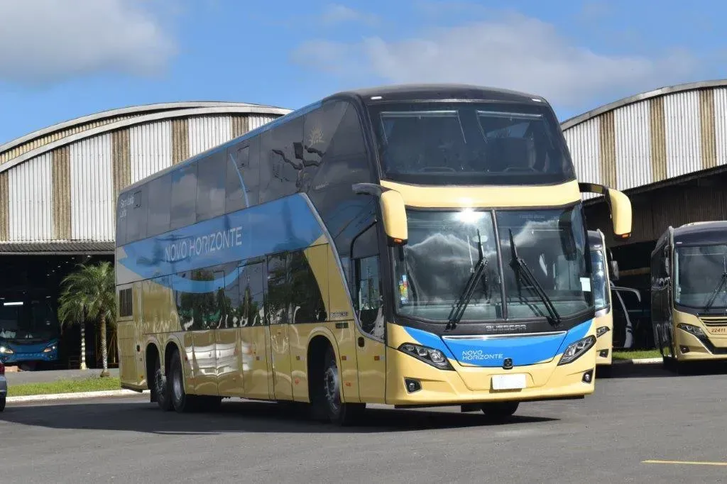 Os seis Vissta Buss DD começaram a ser entregues em julho (Divulgação)