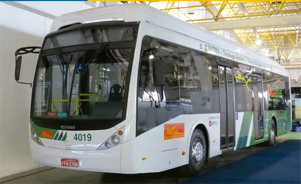 Com o novo plano de metas, a cidade terá que adquirir 4.000 novos ônibus e reduzir em 15% a emissão de CO2, em 50% de materiais particulados e em 40% de NOx