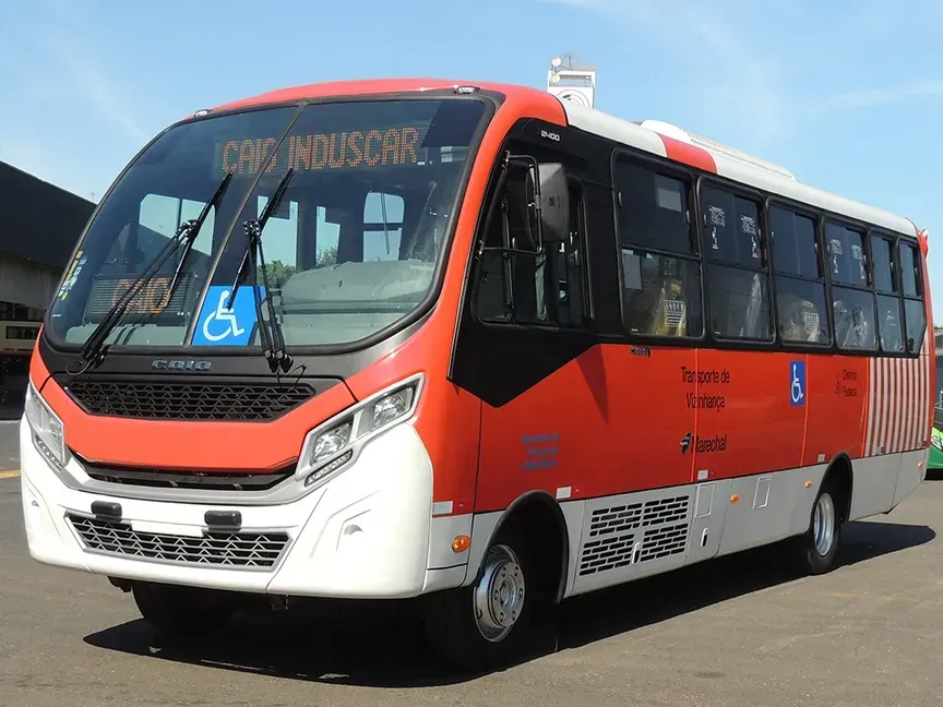 Foz F2400 com chassi Mercedes-Benz LO-916/48 (Divulgação)