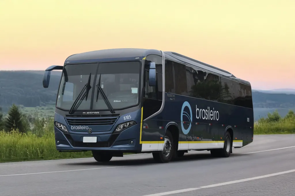 El Buss 320L com chassi Mercedes-Benz OF-1721 (Divulgação)