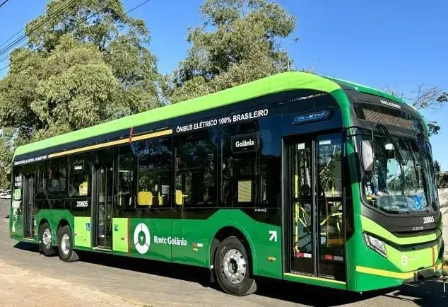 Os veículos têm 15m com capacidade para 100 passageiros (Divulgação)