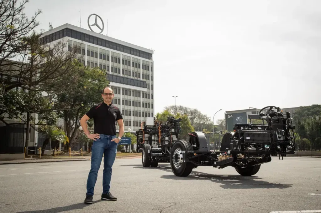 Walter Barbosa, vice-presidente de vendas, marketing, peças e serviços ônibus da Mercedes-Benz (Divulgação)