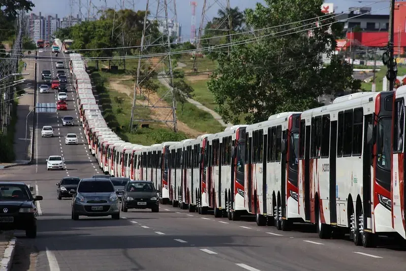 O segmento de ônibus continua com a maior crescimento do setor automotivo (Divulgação)