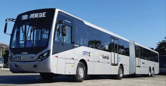 Os novos ônibus contam com ar-condicionado e acesso à internet via wi-fi