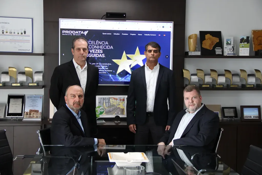 João Ronco Júnior, diretor presidente; Carl Bequet, diretor de TI; Leonardo Ceragioli, diretor comercial; Ronaldo Paiva, diretor administrativo e financeiro