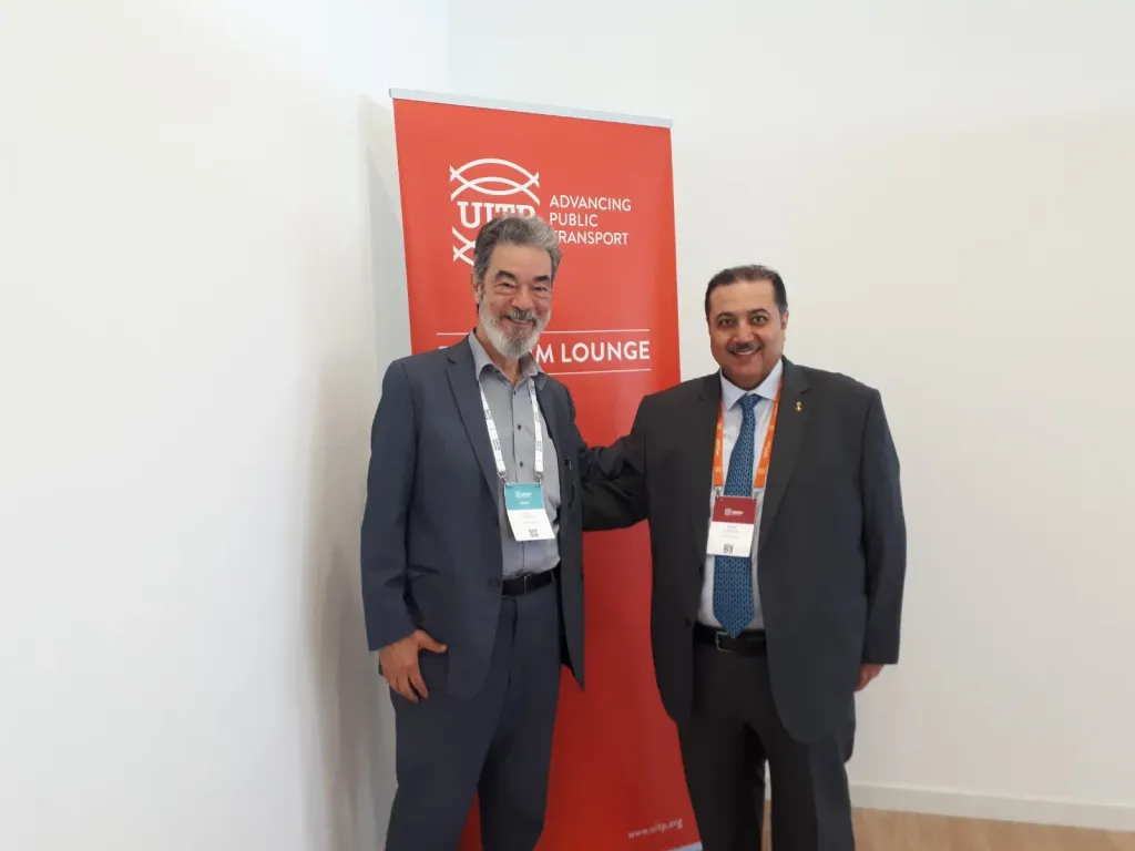 Khalid Alhogail, presidente da UITP, e o jornalista Fred Carvalho