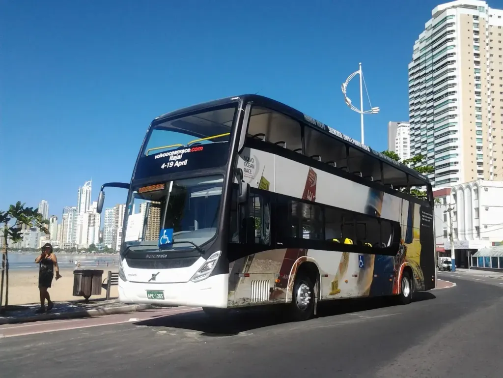 Marcopolo Viale DD Sunny circula em Itajaí