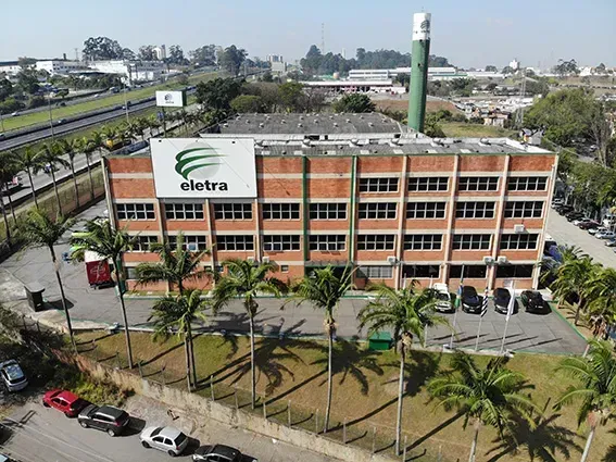 A Eletra atua no setor de eletromobilidade há mais de 20 anos (Divulgação)