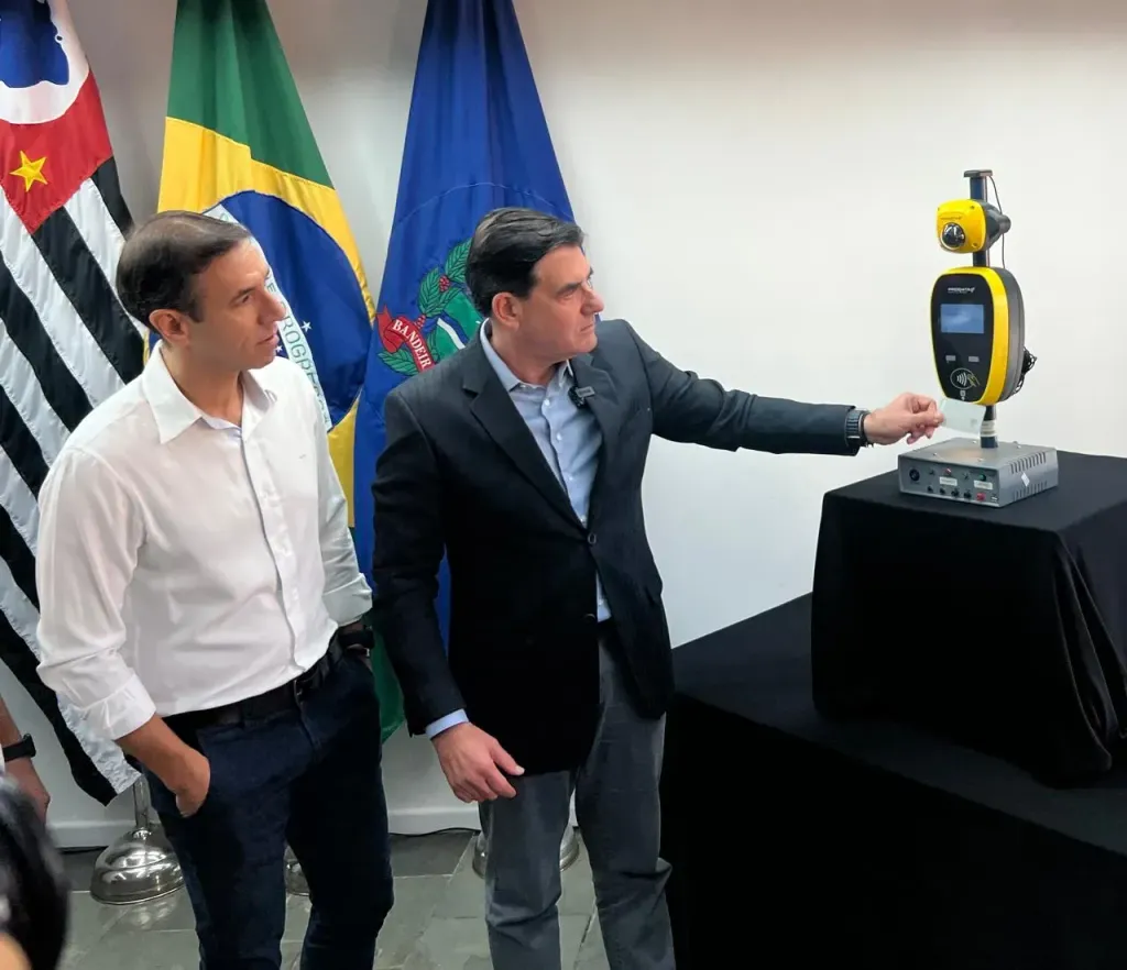 Prefeito Duarte Nogueira na apresentação do Cartão Nosso + Mobilidade (Divulgação)