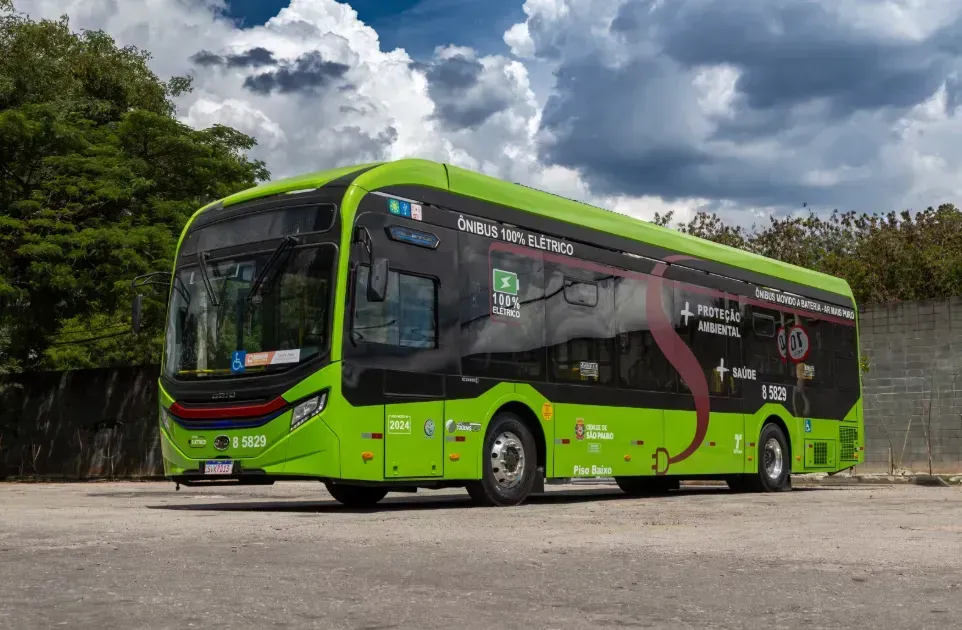 Ônibus modelo BYD D9W (Divulgação)