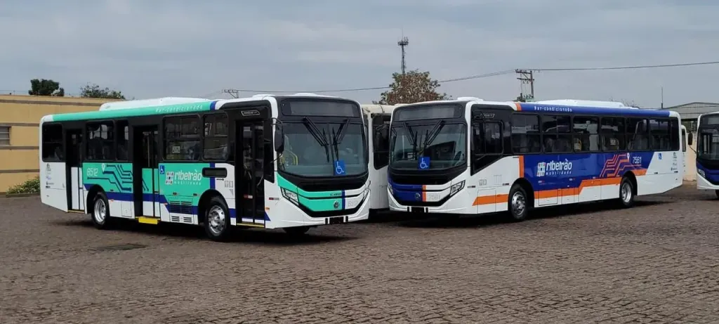 Os novos ônibus foram encarroçados pela Caio (Divulgação)