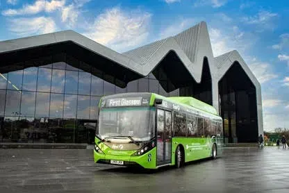 Ônibus de deck único BYD ADL Enviro200EV (Divulgação)