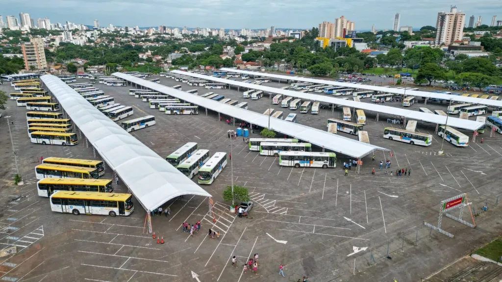 Rotas gratuitas levarão famílias para participar da entrega de brinquedos (Foto: Gesion Carvalho)