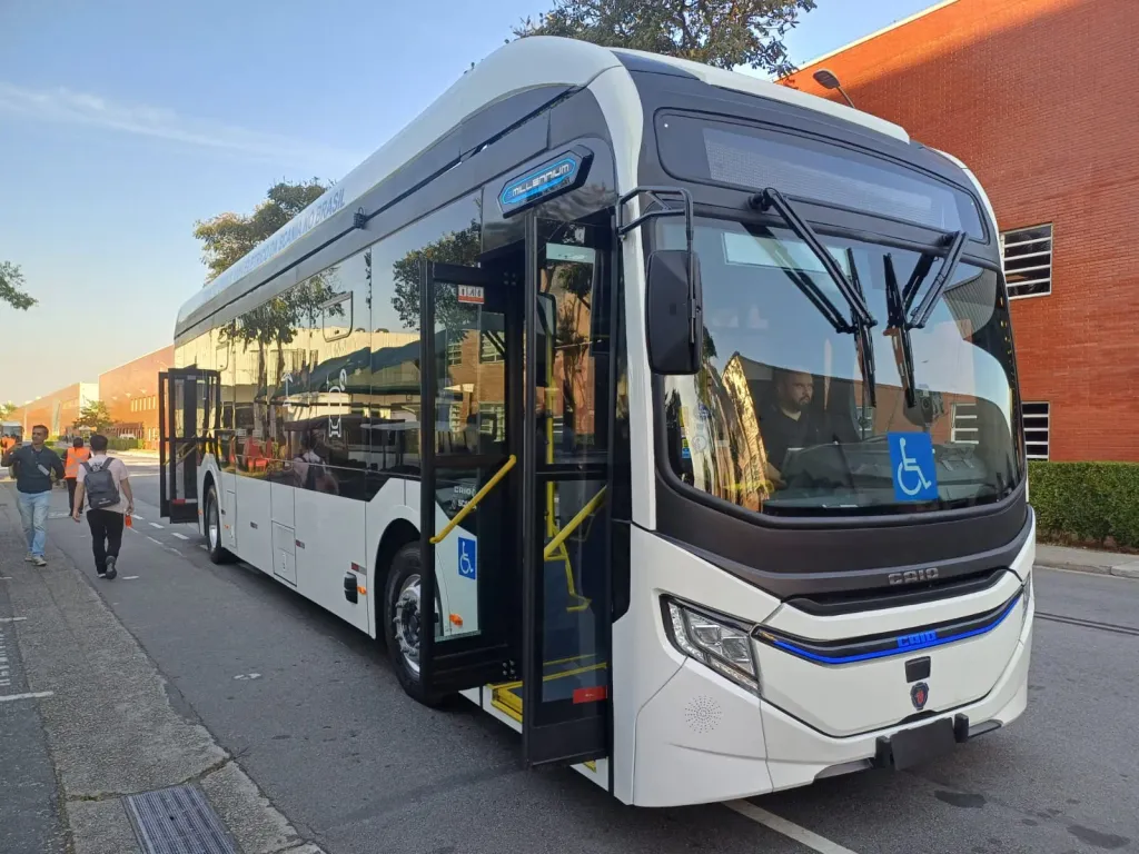 Modelo elétrico com chassi Scania e carroceria Caio eMillennium (OTM Editora)