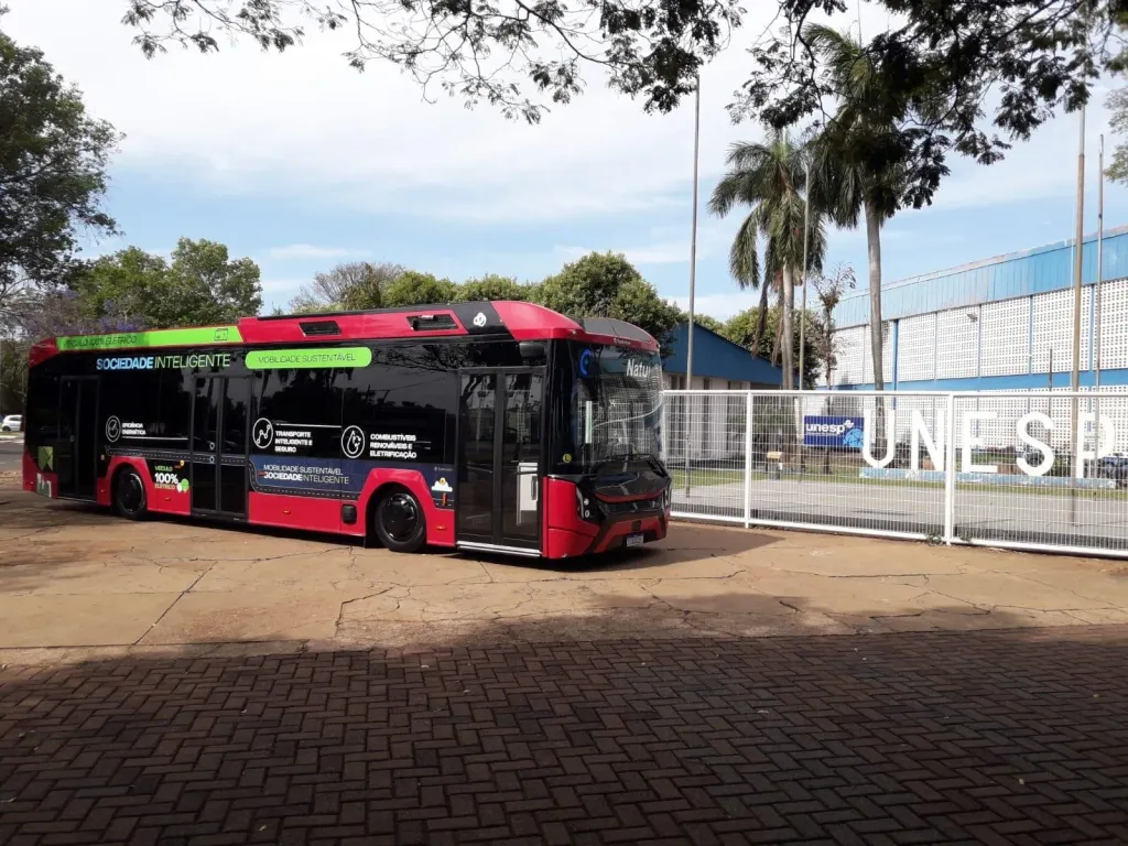Ônibus elétrico da Scania em testes na Unesp (Divulgação)