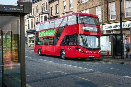 Ônibus elétrico de dois andares BYD ADL Enviro400EV (Divulgação)