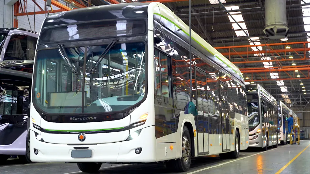 Linha de montagem de ônibus elétricos (Divulgação)