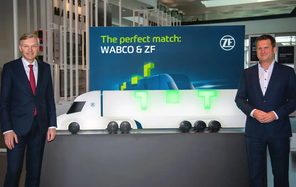 Wolf-Henning Scheider, CEO da ZF, e Fredrik Staedtler, que comandará a divisão Commercial Vehicle Control Systems da ZF