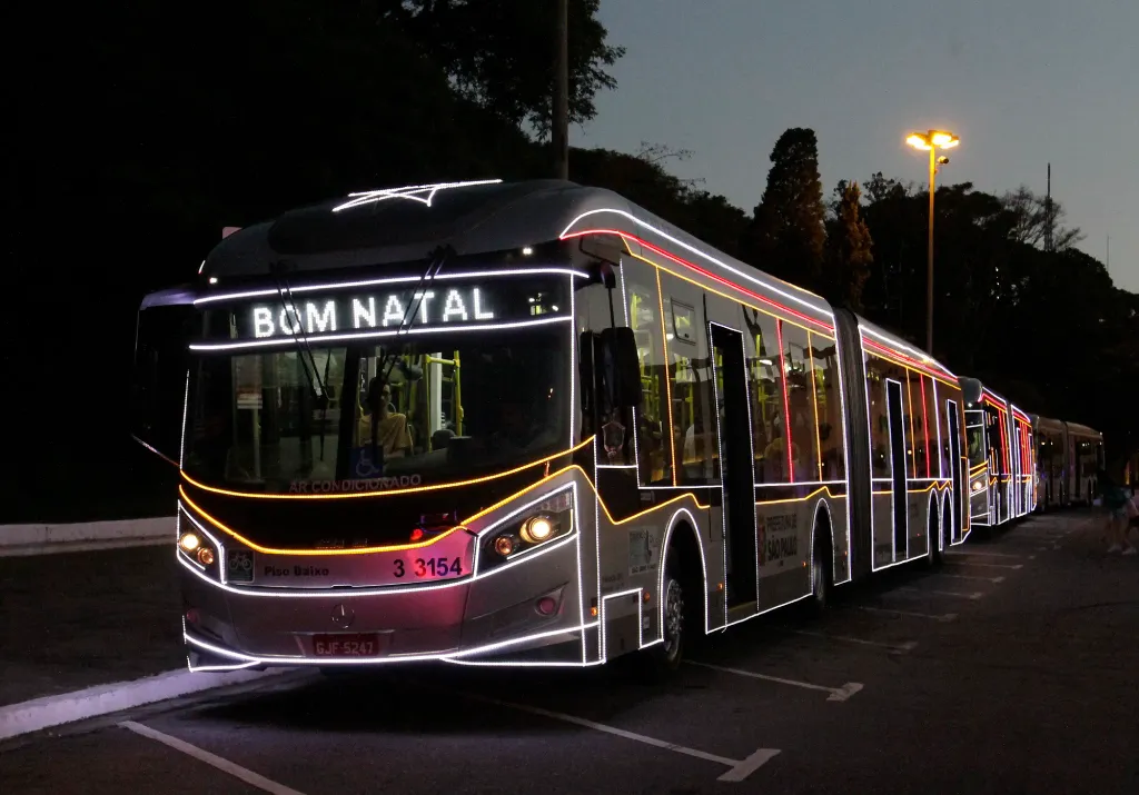 São Paulo terá 89 ônibus iluminados (Divulgação)