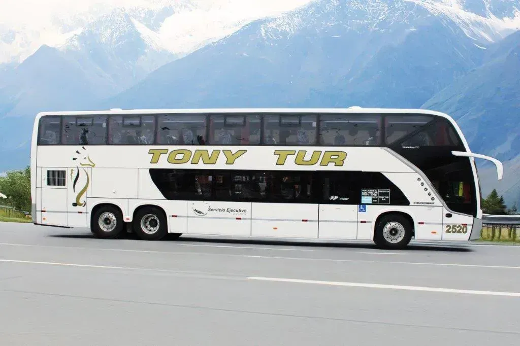 Vissta Buss DD com chassi Volvo B450R 6X2 (Divulgação)