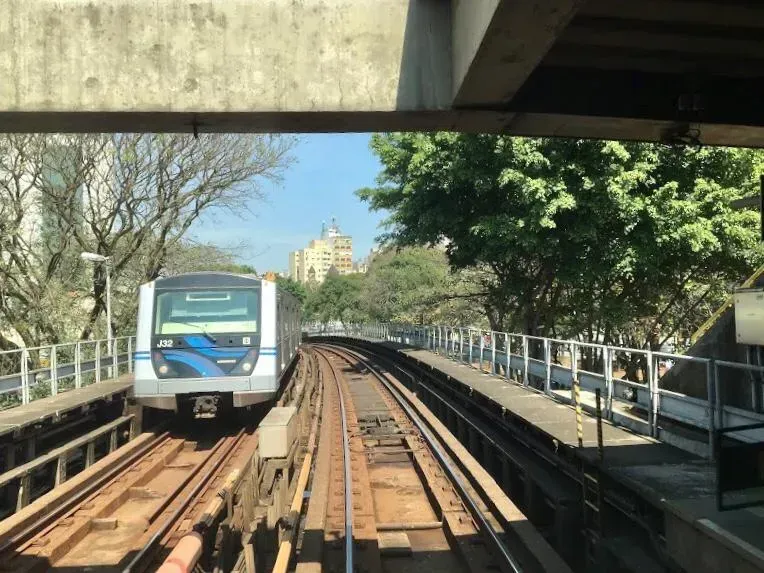 A empresa é responsável pela revitalização de 13 terminais de ônibus e 33 estações do Metrô-SP (Divulgação)