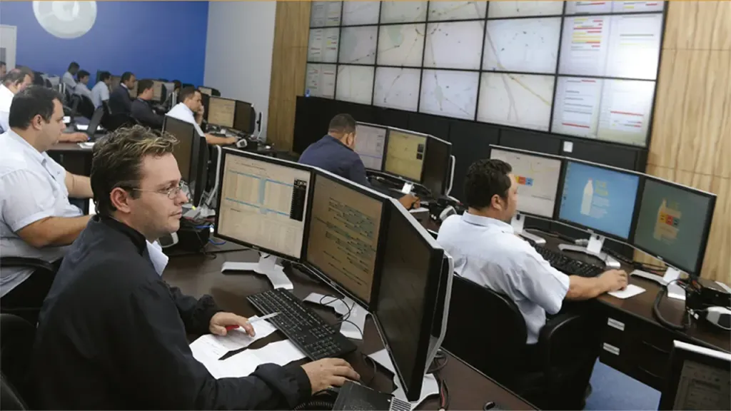Centro de controle Rmtc – acompanha em tempo real a totalidade da frota em operação