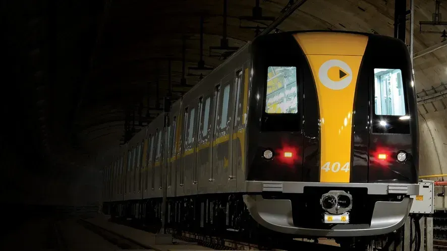 Trem da Linha 4-Amarela circulando entre estações (Foto: Divulgação)